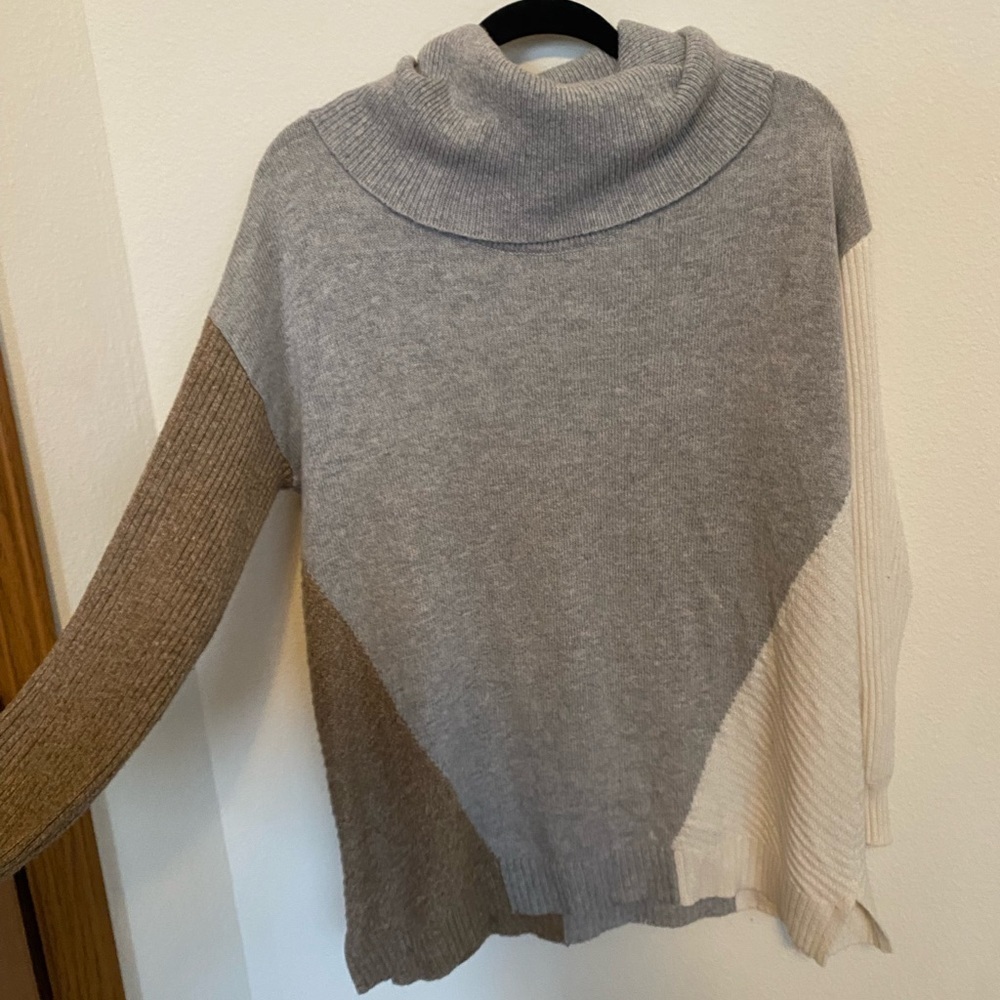 Maurice’s - Turtle Neck Sweater - Size Large - Picture 5 of 6